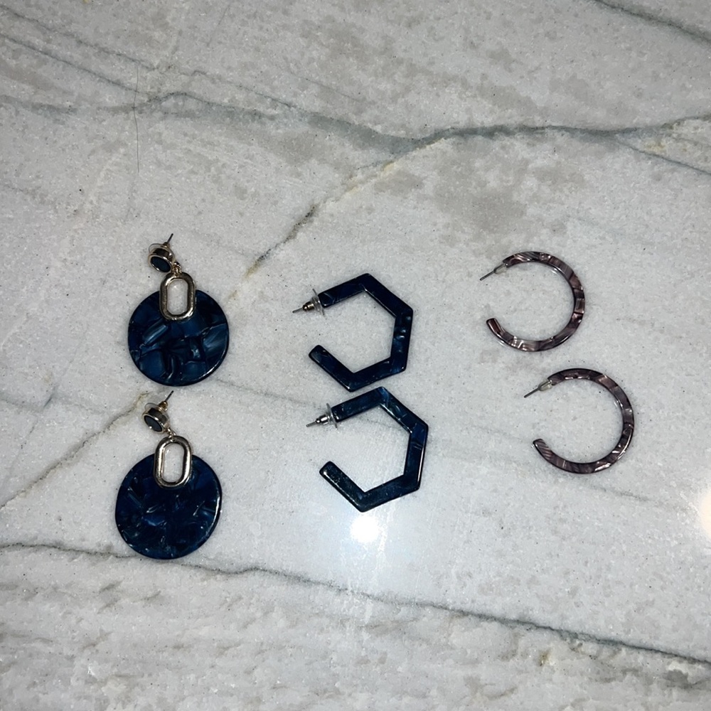 Adorable Earring Set! - Picture 2 of 5